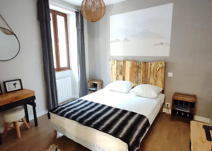 Maison 13 Pers A 10mn De Luchon بيت للعطل *